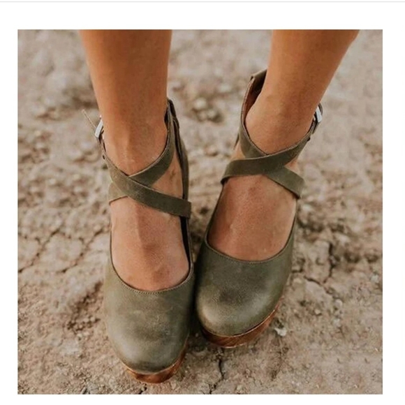 Green Dakota Criss Cross Platform Shoes - Picture 9 of 10